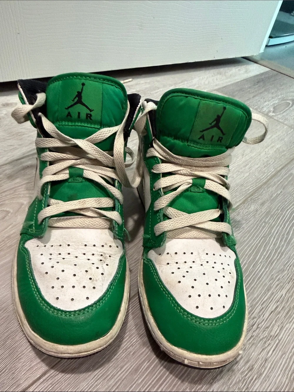 Nike Kids High-Top Sneakers in Green and White